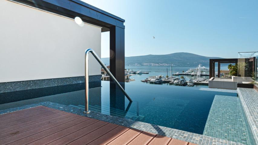 Exclusive 4 bedroom Elena Penthouse