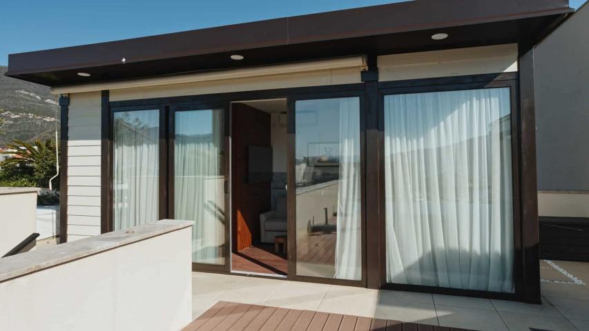 Exclusive 4 bedroom Elena Penthouse