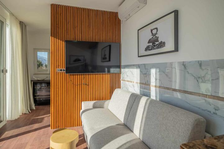 Exclusive 4 bedroom Elena Penthouse