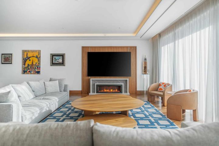 Exclusive 4 bedroom Elena Penthouse