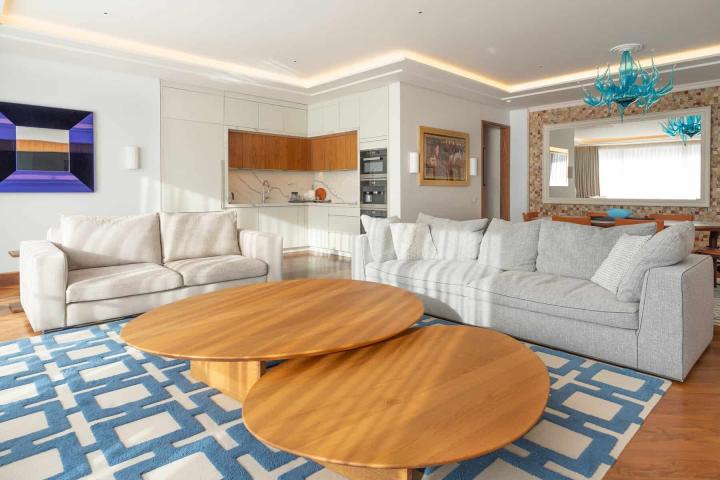 Exclusive 4 bedroom Elena Penthouse