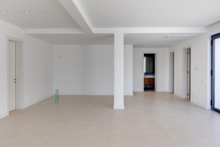 Contemporary 5 bedroom Villa Krasici