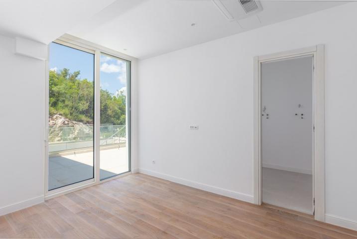 Contemporary 5 bedroom Villa Krasici