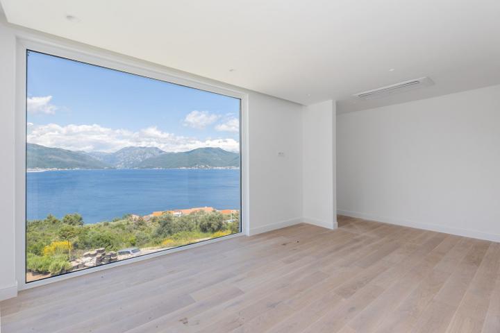 Contemporary 5 bedroom Villa Krasici