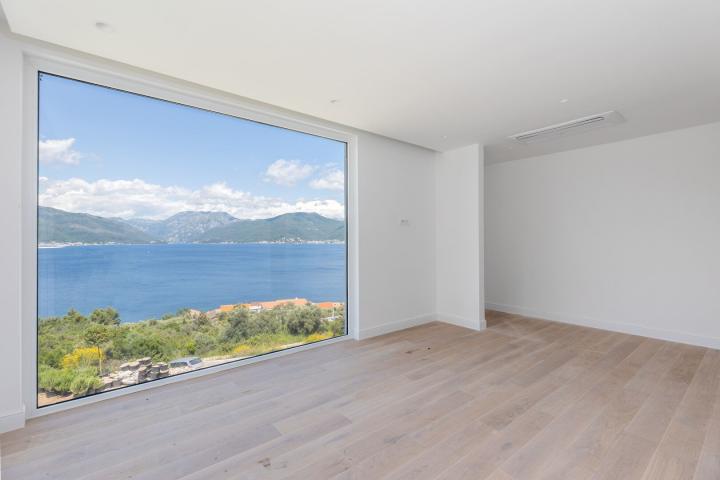 Contemporary 5 bedroom Villa Krasici
