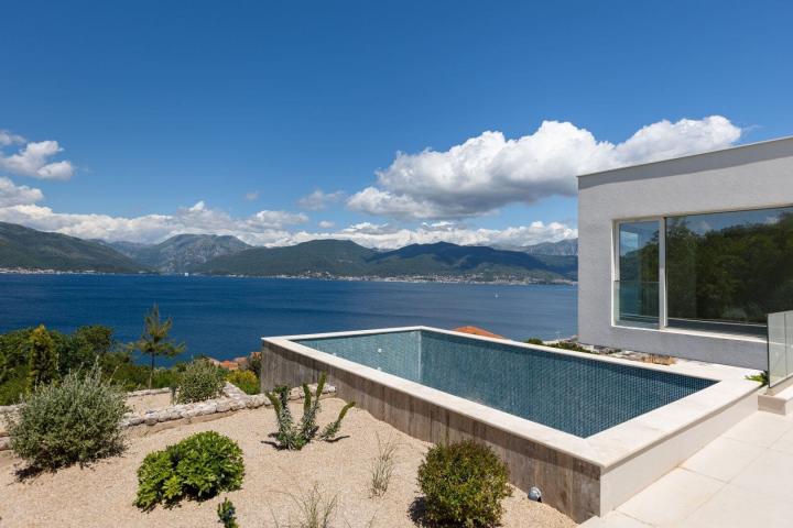 Contemporary 5 bedroom Villa Krasici