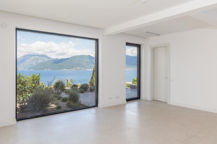 Contemporary 5 bedroom Villa Krasici