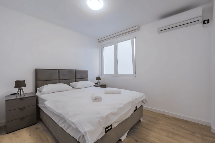Contemporary 8 bedroom villa Markovici