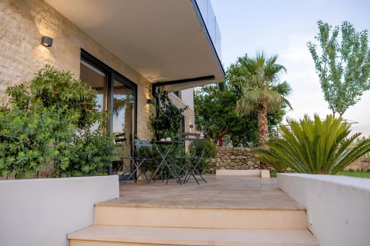 Contemporary 8 bedroom villa Markovici