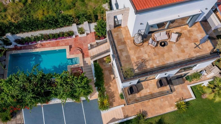 Contemporary 8 bedroom villa Markovici