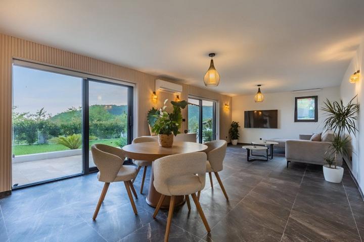 Contemporary 8 bedroom villa Markovici