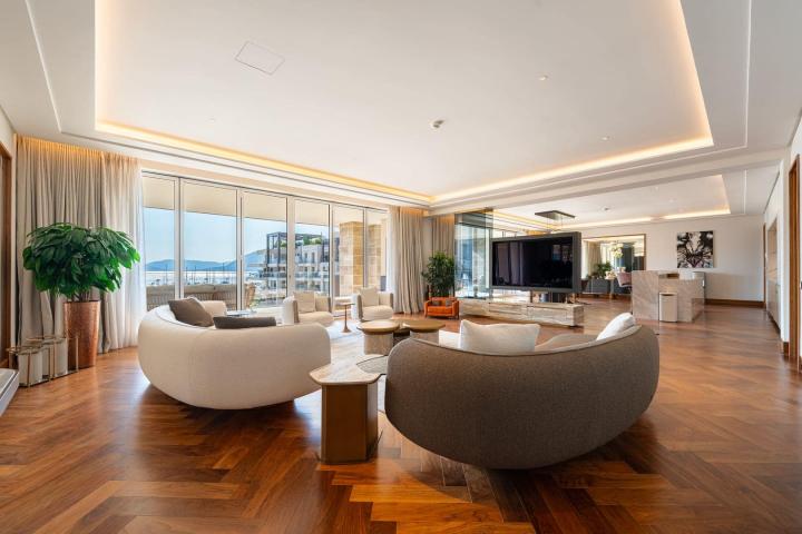 Luxury 4 bedroom Apartment in Elena Building