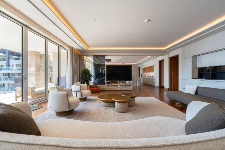 Luxury 4 bedroom Apartment in Elena Building