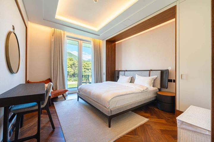 Luxury 4 bedroom Apartment in Elena Building