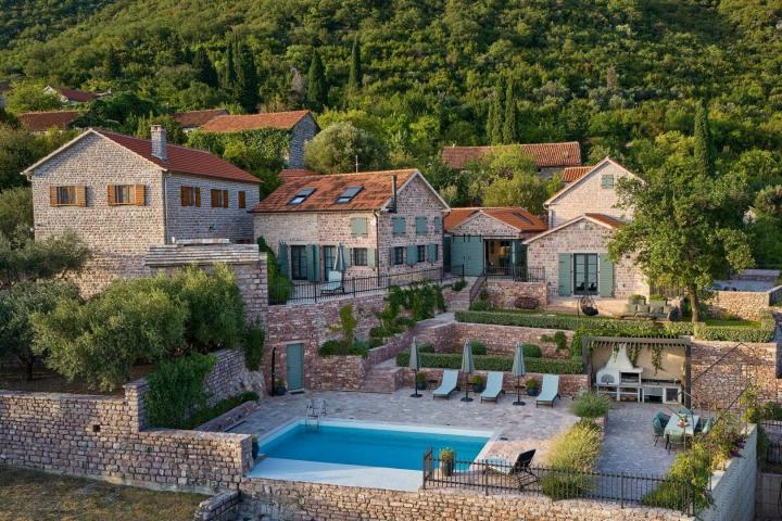 Historical Estate With Private Pool, Tivat
