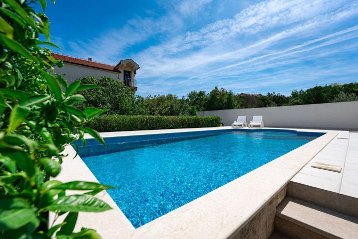Charming Villa With Swimming Pool