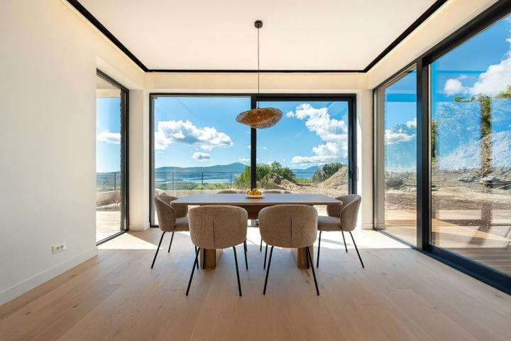 Luxury 4 bedroom Family Villa