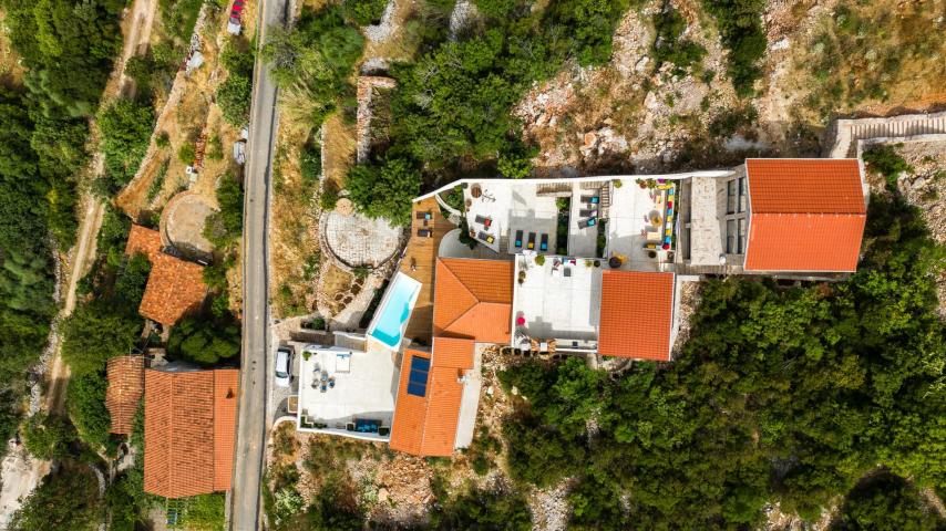 Contemporary estate Klinci