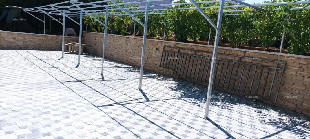 Kuća Novoizgrađena apartmanska zgrada u blizini Rovinja