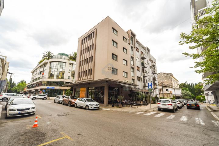 Dvosoban stan 78 + podrum 8m2, Centar - Podgorica
