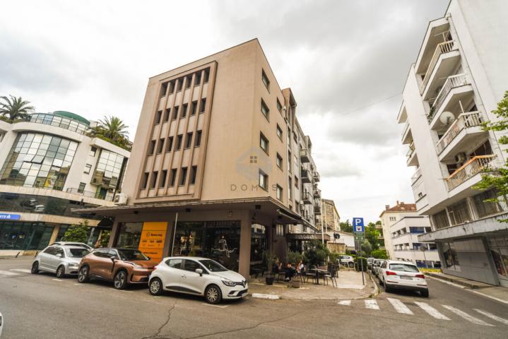 Dvosoban stan 78 + podrum 8m2, Centar - Podgorica