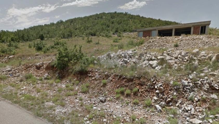 Građevinski plac 1.880m2, Rogami - Podgorica