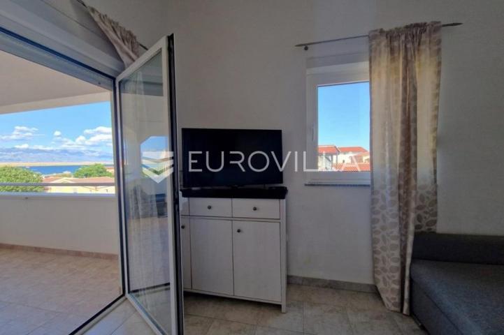 Vir, 100m od mora, kuća s 4 apartmana i pogledom na more