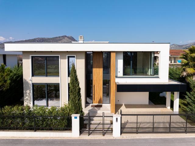 Modern Four Bedroom Villa Podgorica
