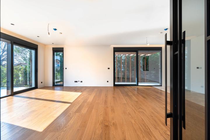 Modern Four Bedroom Villa Podgorica
