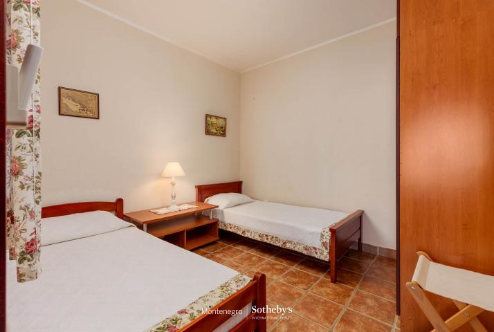 Two Bedroom Apartment Kostanjica