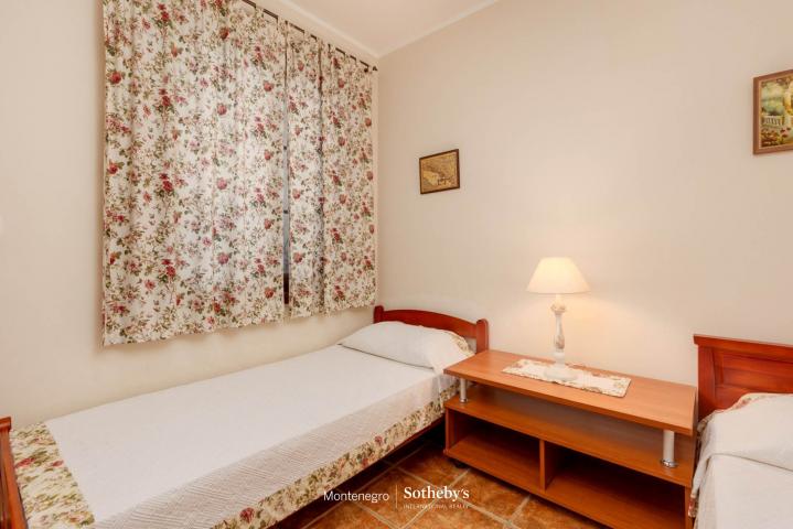 Two Bedroom Apartment Kostanjica