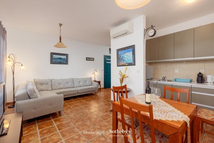 Two Bedroom Apartment Kostanjica