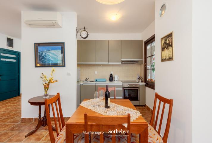 Two Bedroom Apartment Kostanjica