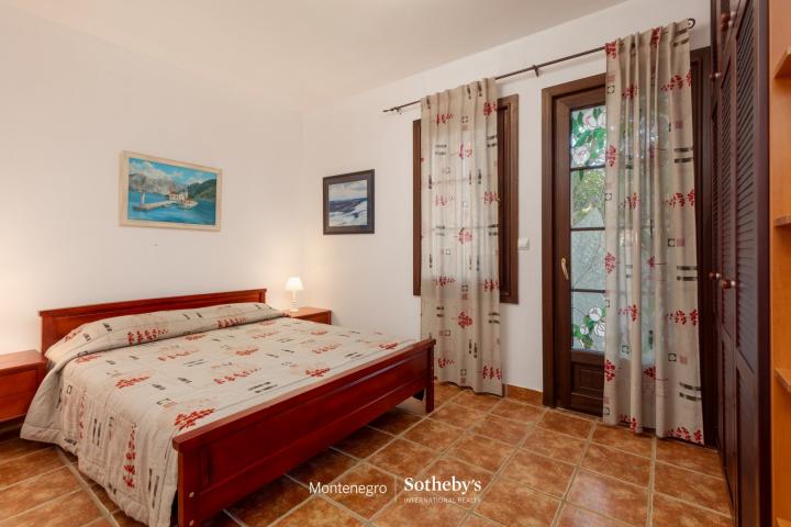 Two Bedroom Apartment Kostanjica