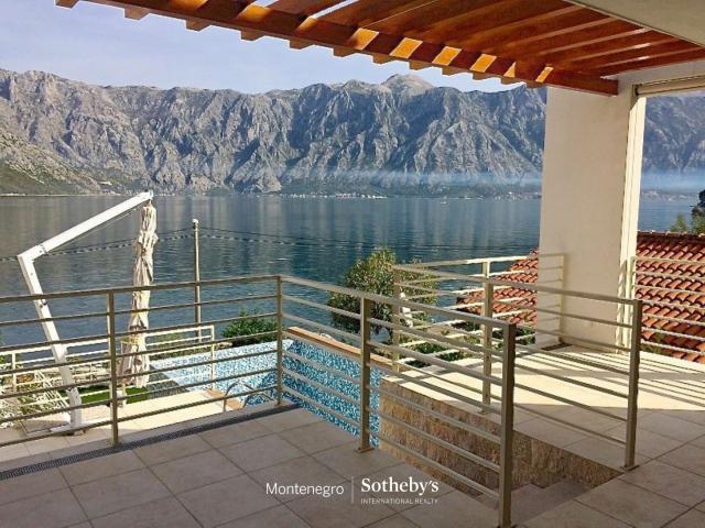 Waterfront Modern Villa Stoliv