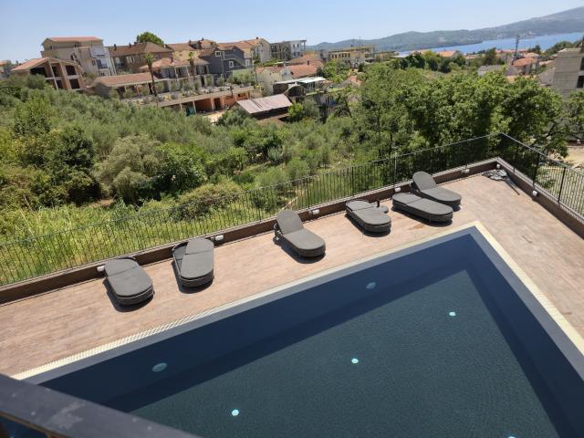 Prodaja, Stan, 91m2 , Tivat