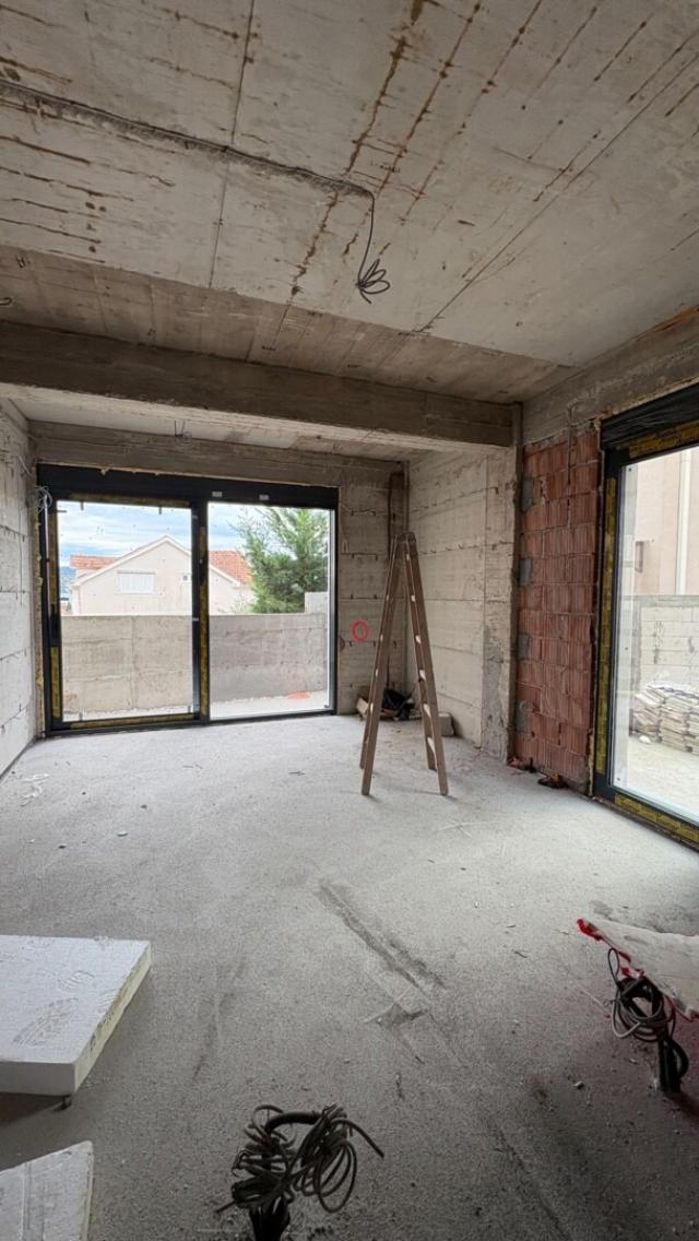 Prodaja, Kuća, 300m2 , Tivat