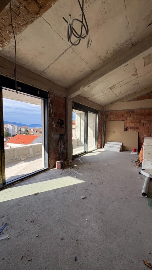 Prodaja, Kuća, 300m2 , Tivat