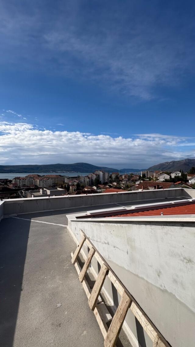Prodaja, Kuća, 300m2 , Tivat
