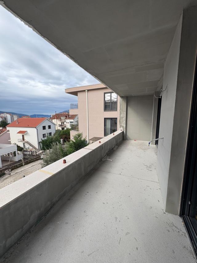 Prodaja, Kuća, 300m2 , Tivat