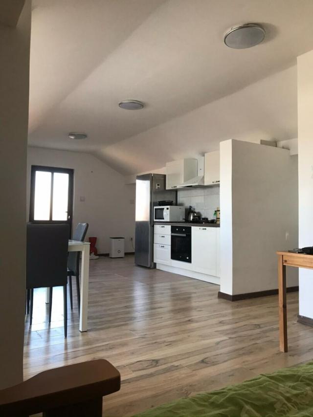 Prodaja, Kuća, 630m2 , Tivat