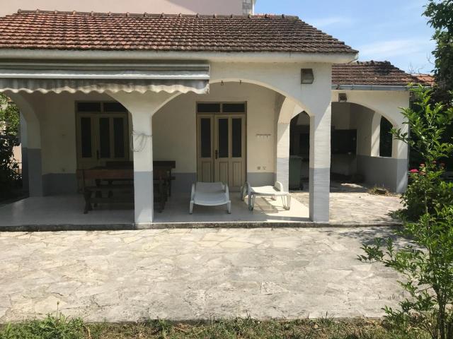 Prodaja, Kuća, 630m2 , Tivat
