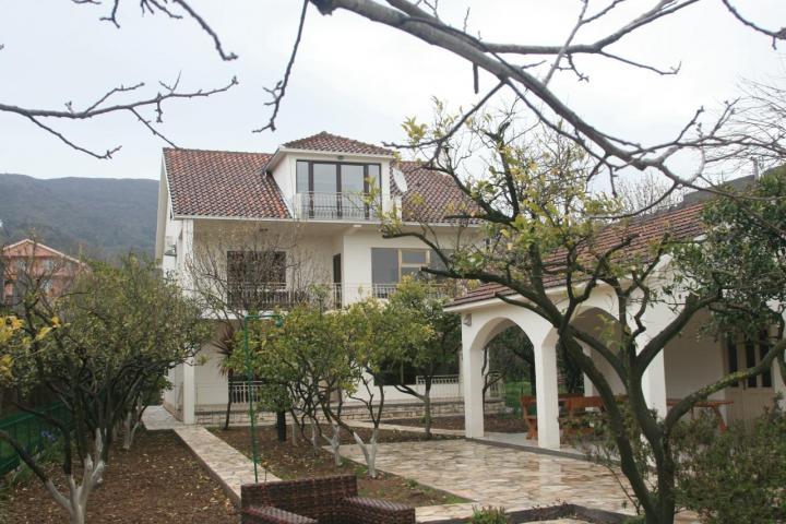 Prodaja, Kuća, 630m2 , Tivat