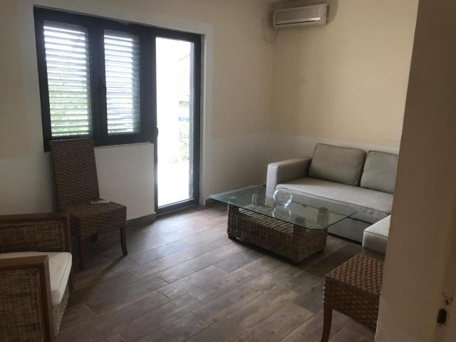 Prodaja, Kuća, 630m2 , Tivat