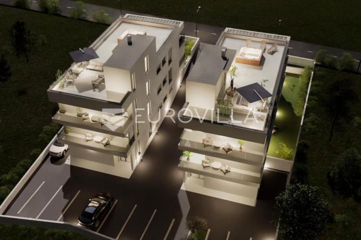 Zadar, Petrčane, penthouse s privatnom krovnom terasom i panoramskim pogledom na more, Punta Radman