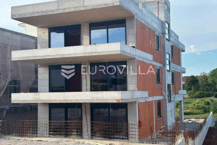 Zadar, Petrčane, penthouse s privatnom krovnom terasom i panoramskim pogledom na more, Punta Radman