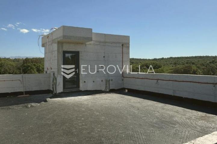 Zadar, Petrčane, penthouse s privatnom krovnom terasom i panoramskim pogledom na more, Punta Radman