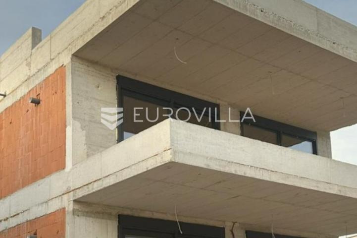 Zadar, Petrčane, penthouse s privatnom krovnom terasom i panoramskim pogledom na more, Punta Radman