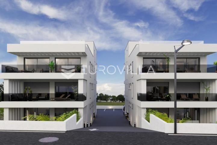 Zadar, Petrčane, penthouse s privatnom krovnom terasom i panoramskim pogledom na more, Punta Radman
