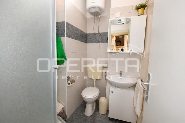 Uređen prostor od 33,5 m² s galerijom 2m2 na mirnoj lokaciji